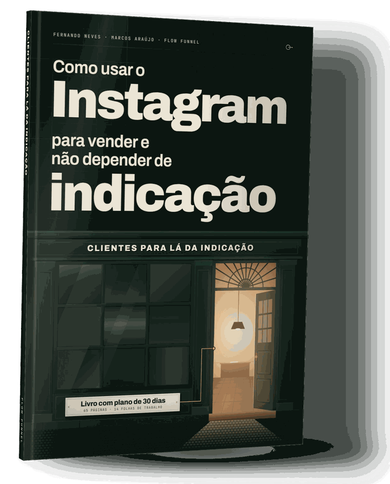 Capa do livro Clientes para lá da indicação: uma montra de loja escura com a porta aberta e a luz acesa lá dentro